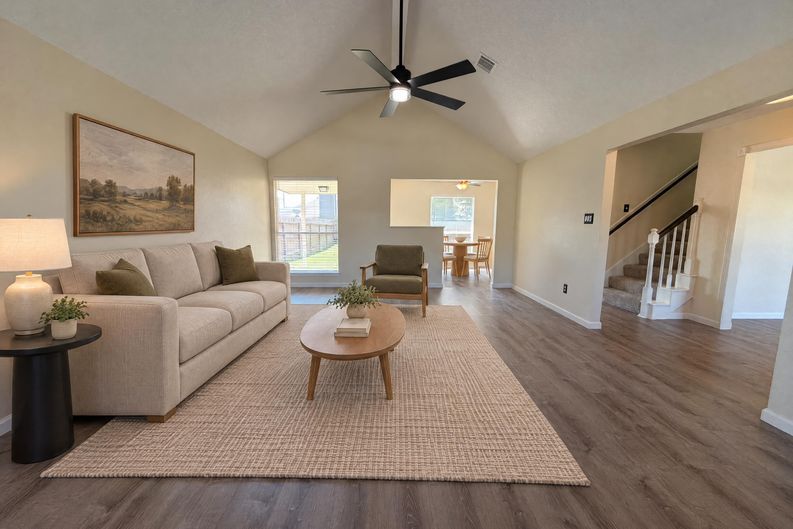 Photo 8 of 32 of 4519 Spinks Creek Ln, Spring, TX