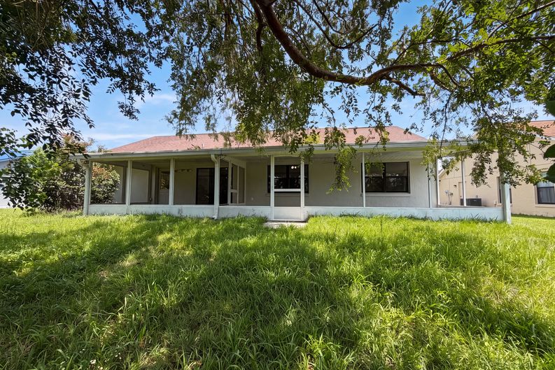 Photo 5 of 29 of 15226 SW 39th Cir, Ocala, FL