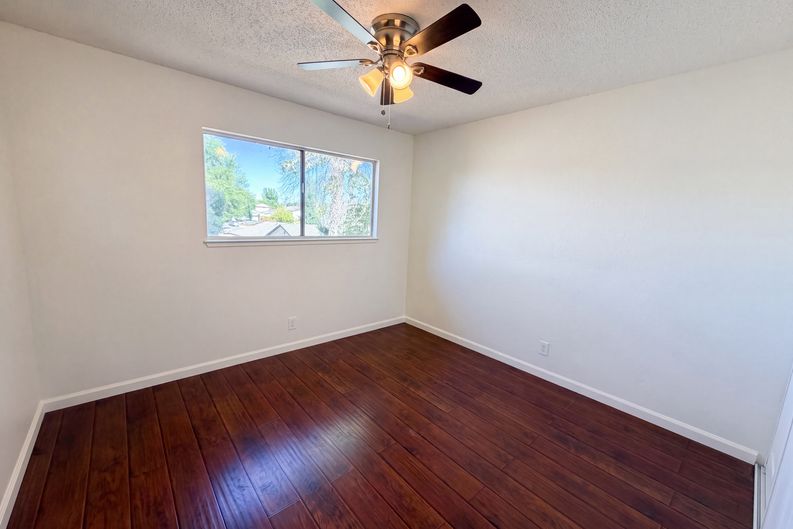 Photo 15 of 39 of 4948 Dewey Dr, Fair Oaks, CA