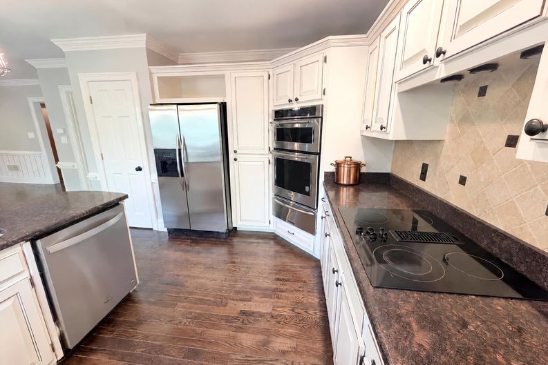 Photo 18 of 58 of 984 Forest Pond Ct, Marietta, GA