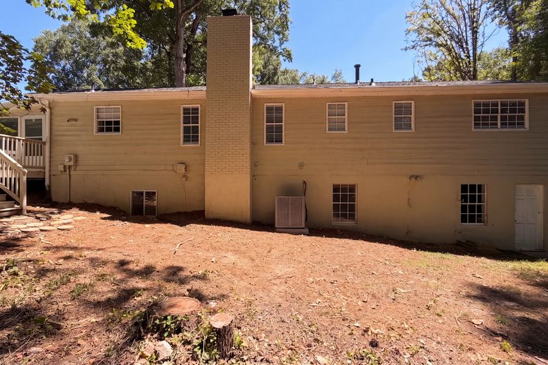 Photo 15 of 17 of 368 Nottingham Way SW, Marietta, GA