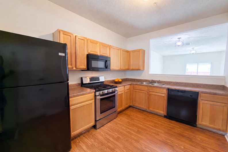 Photo 7 of 21 of 1689 Broad River Rd, Atlanta, GA