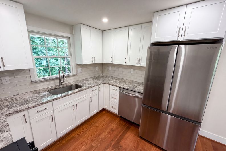 Photo 10 of 23 of 2320 Capehart Cir NE, Atlanta, GA