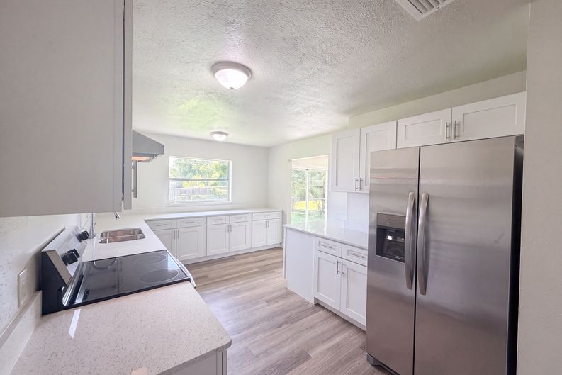 Photo 6 of 19 of 4918 Denise Ave, Lakeland, FL