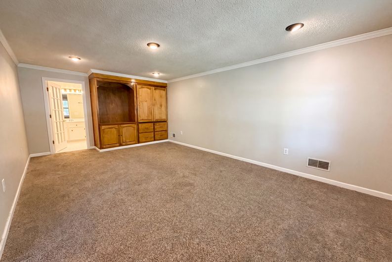 Photo 10 of 20 of 3006 Hilldale Rd, West Columbia, SC