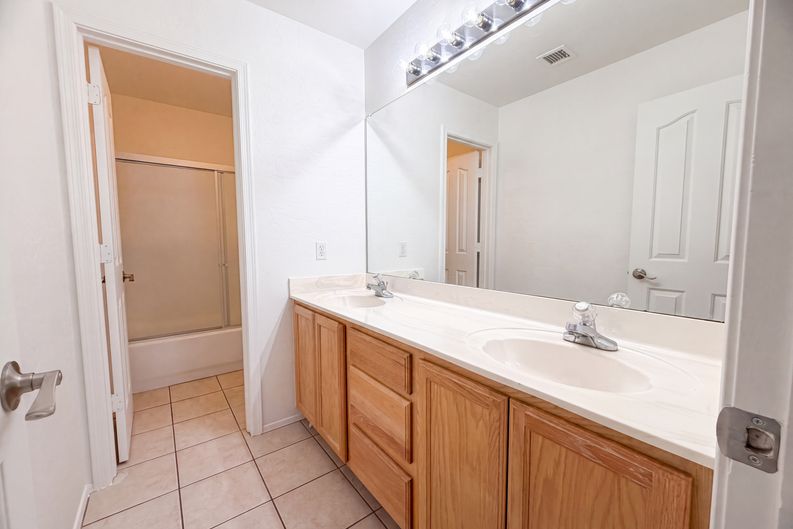 Photo 16 of 21 of 11422 E Dartmouth St, Mesa, AZ