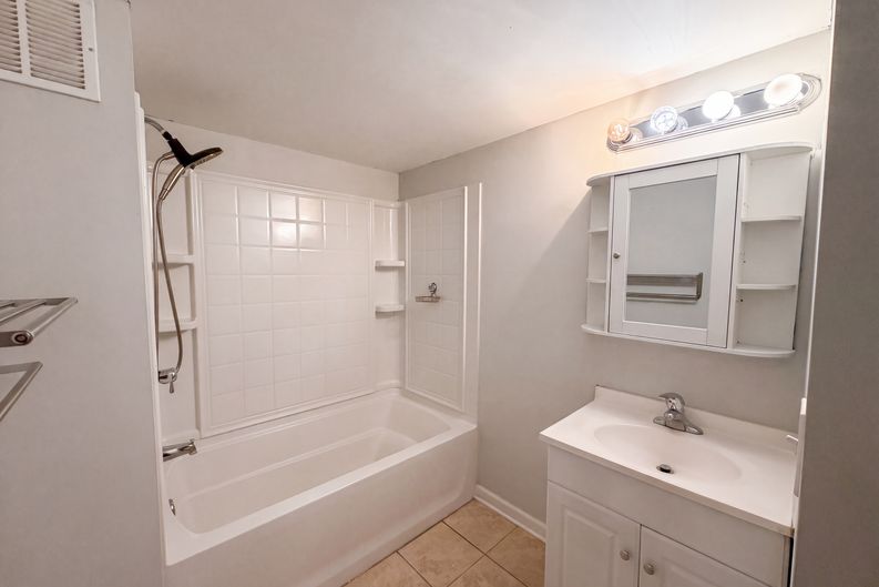 Photo 13 of 17 of 7816 Foxwood Dr, Raleigh, NC