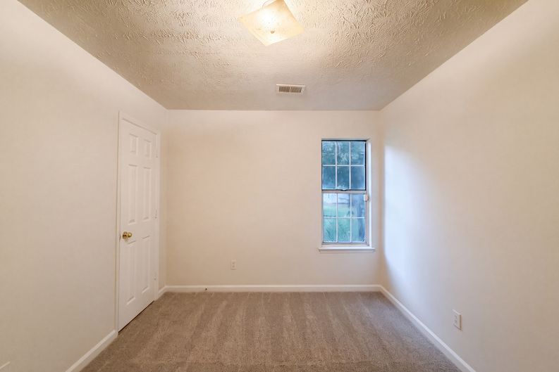 Photo 8 of 29 of 4320 Southvale Dr, Decatur, GA
