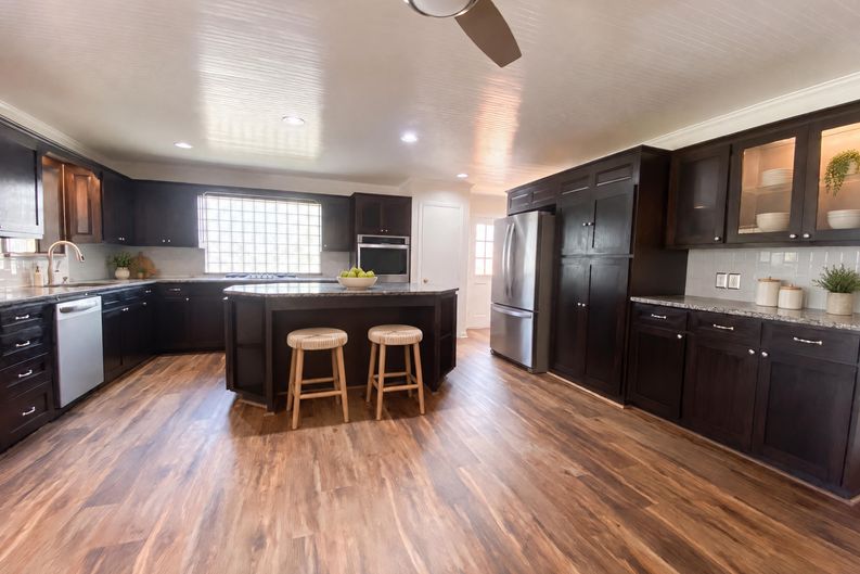 Photo 6 of 35 of 1607 Timberline Dr, Henderson, TX