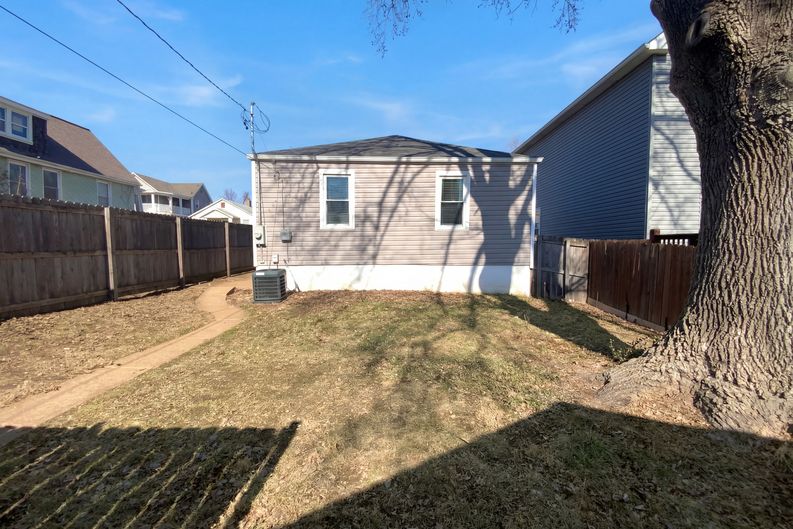 Photo 5 of 17 of 6736 Wise Ave, Saint Louis, MO