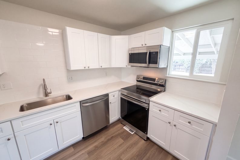 Photo 6 of 23 of 10955 Albion Dr, Thornton, CO