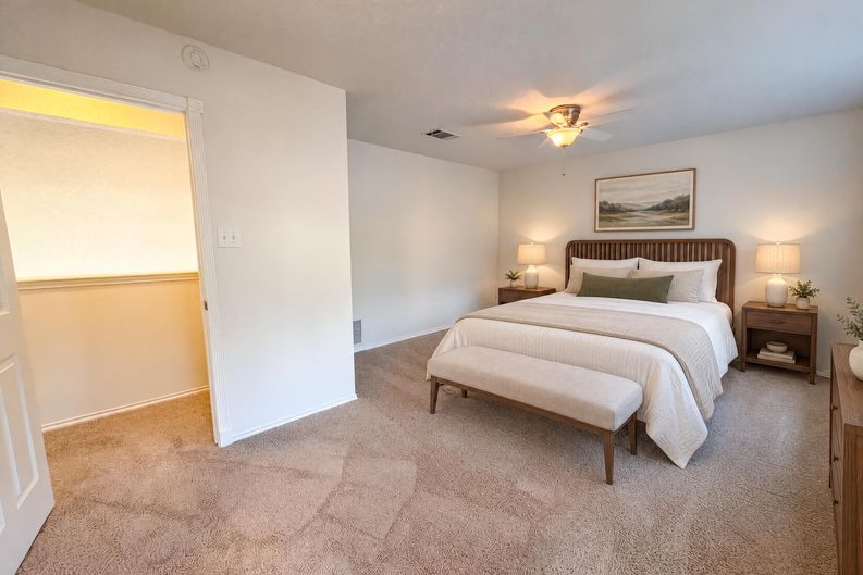 Photo 16 of 31 of 13020 Moorcroft Ln, Austin, TX
