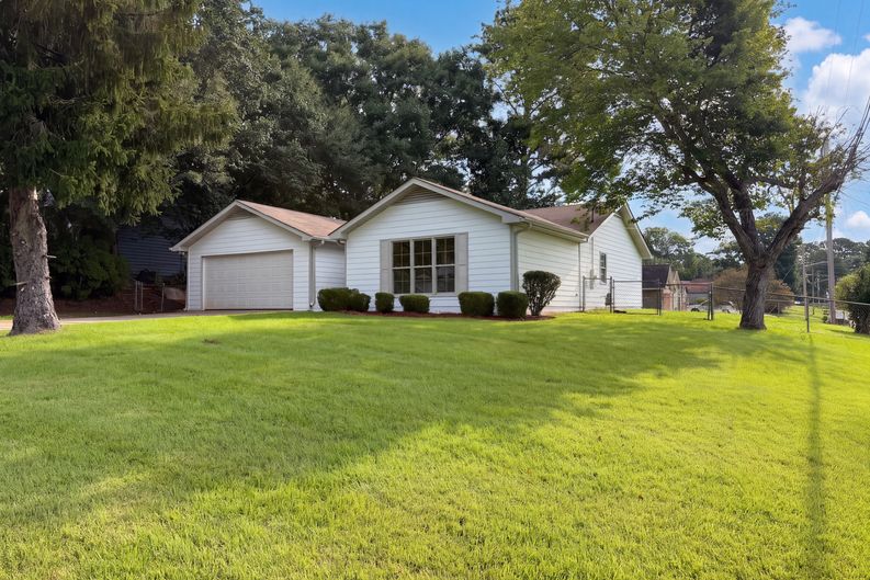 Photo 22 of 25 of 6120 Dorchester Dr, Rex, GA