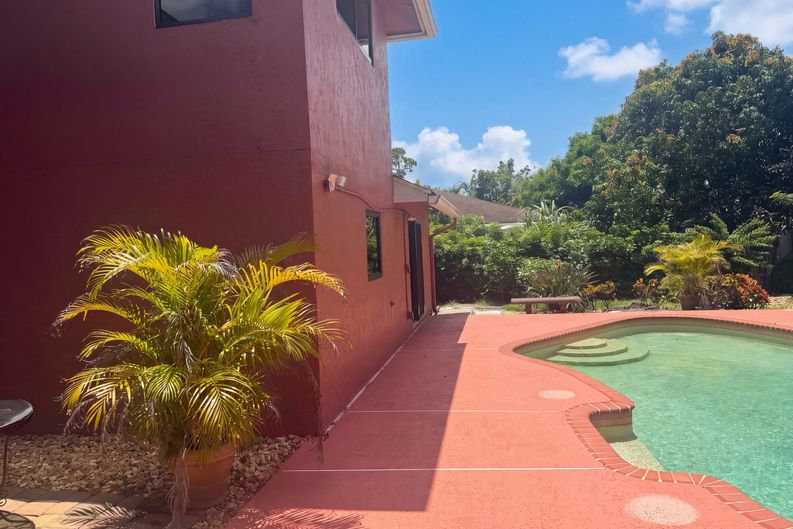 Photo 43 of 47 of 118 Waterway Rd, Royal Palm Beach, FL