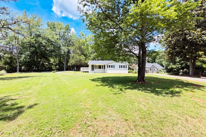 Photo 14 of 18 of 9801 Hannon Rd, Mint Hill, NC