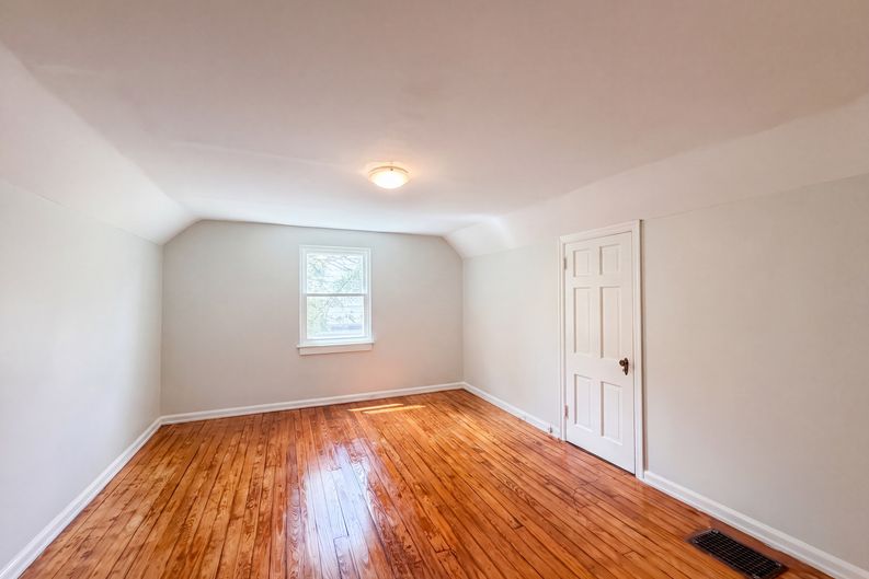 Photo 16 of 21 of 1304 Coolidge Ave, Cincinnati, OH