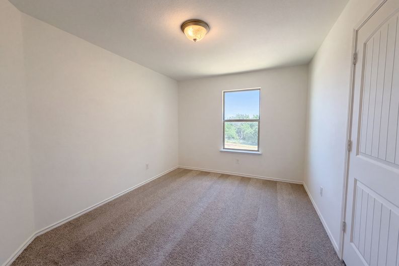 Photo 10 of 18 of 521 Brazos Hills Dr, Weatherford, TX