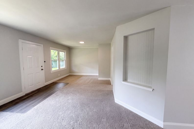 Photo 7 of 21 of 704 Morningside Dr, Mount Holly, NC