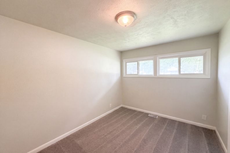 Photo 4 of 19 of 3202 N Arlington Ave, Indianapolis, IN