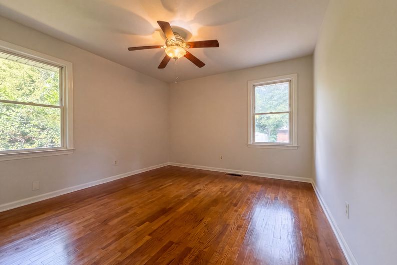 Photo 12 of 16 of 5206 N Sumac Cir, Fayetteville, NC