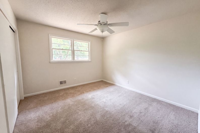 Photo 4 of 16 of 406 Lafayette Way, Camden, SC