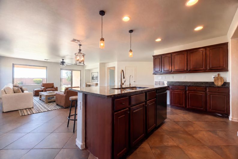 Photo 4 of 18 of 859 W Desert Seasons Dr, San Tan Valley, AZ