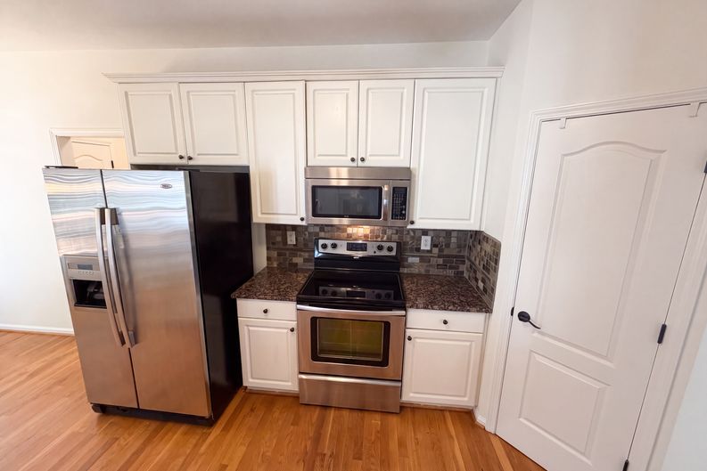 Photo 14 of 58 of 3612 Brookefall Ct, Suwanee, GA