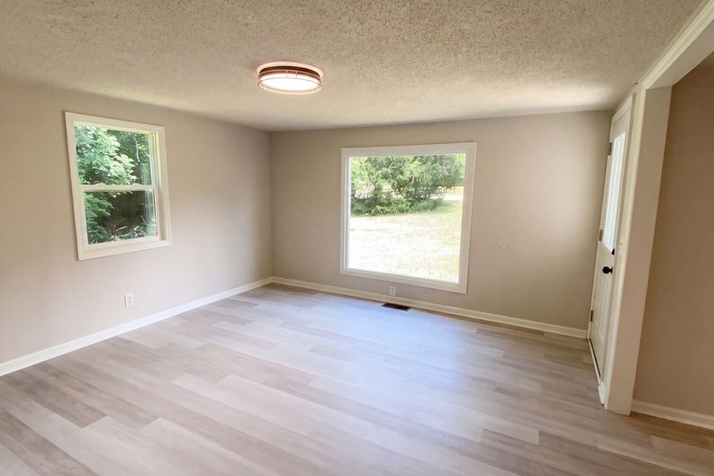 Photo 10 of 32 of 630 S Lee St, Batesburg, SC