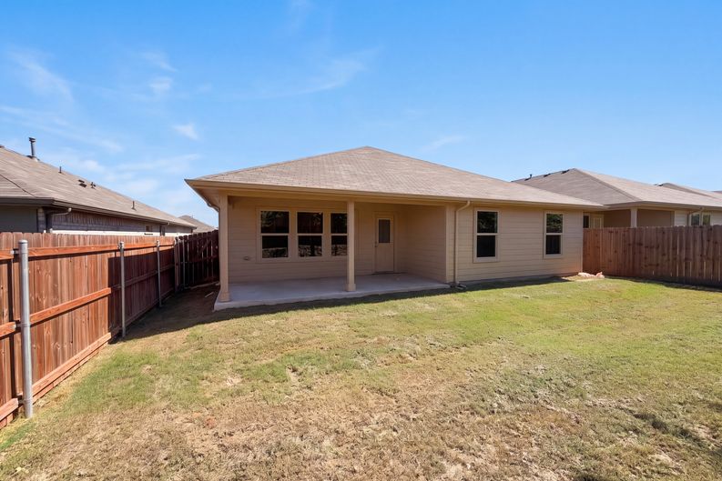 Photo 5 of 27 of 517 Bronze Cir W, Springtown, TX