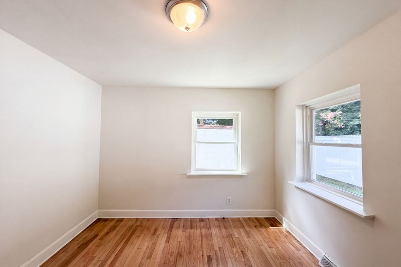 Photo 4 of 19 of 18 Rhyne Ave, Winston Salem, NC