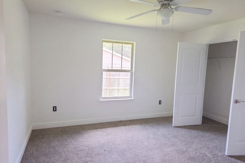 Photo 12 of 22 of 3054 Grady Tolbert Rd, Navarre, FL