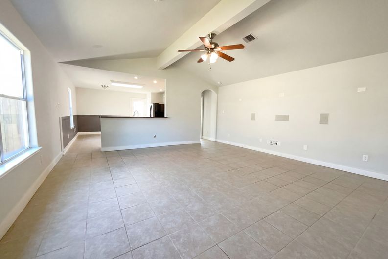 Photo 7 of 16 of 7015 Rosebud Hollow Ln, Richmond, TX
