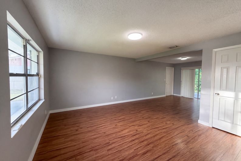 Photo 3 of 15 of 293 Michael Ave, Daytona Beach, FL