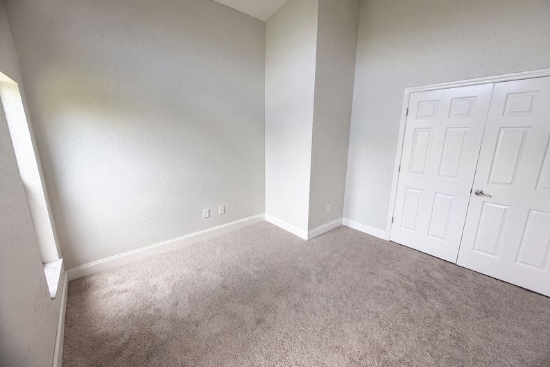 Photo 16 of 29 of 711 SE Celtic Ave, Port Saint Lucie, FL