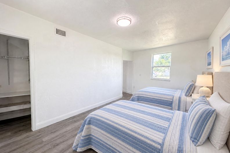 Photo 4 of 26 of 21530 Glendale Ave, Port Charlotte, FL