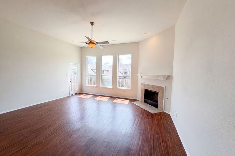 Photo 9 of 22 of 1202 McCormick St, Garland, TX