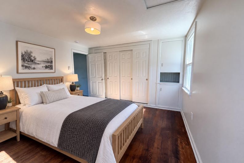 Photo 4 of 20 of 9886 SE 38th Ave, Portland, OR
