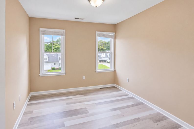 Photo 4 of 22 of 6413 Autumn Mist Way, Chesterfield, VA
