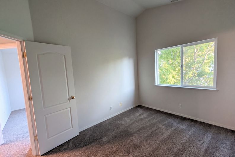 Photo 32 of 43 of 1465 Grand Point Way, Reno, NV