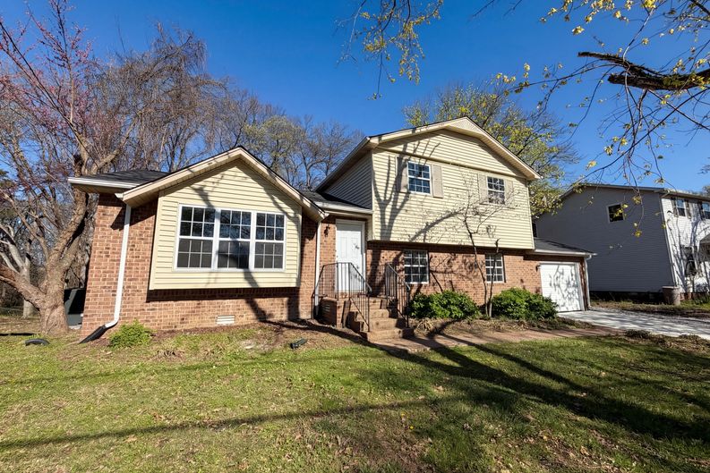 Photo 7 of 21 of 5148 Roxborough Dr, Hermitage, TN