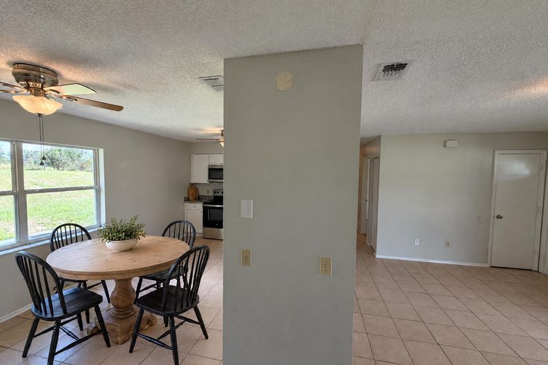 Photo 7 of 24 of 1262 Padgett Cir, Lady Lake, FL