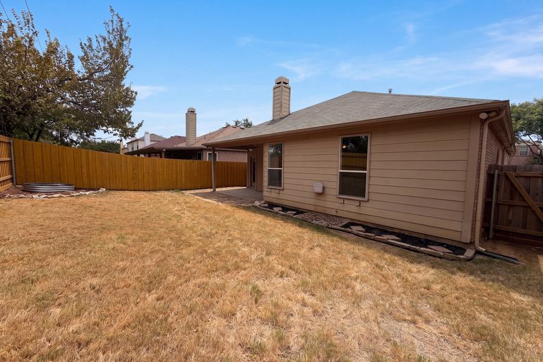 Photo 26 of 27 of 12609 Black Cherry Ln, Euless, TX