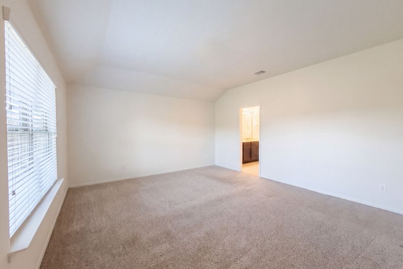 Photo 4 of 16 of 8126 Gambrel Way, Rosharon, TX