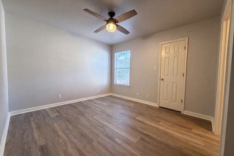 Photo 7 of 16 of 40 Chapel Hill Cir, San Antonio, TX
