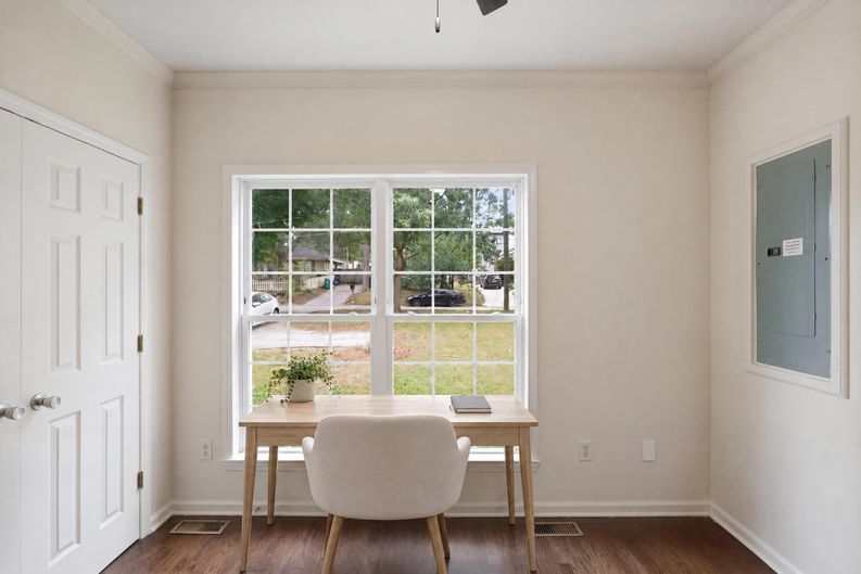 Photo 10 of 29 of 1575 Liberty Ave SE, Atlanta, GA