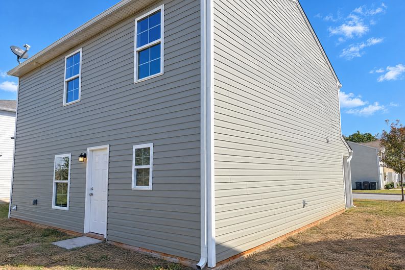 Photo 5 of 23 of 115 Lemon Ln, Greensboro, NC