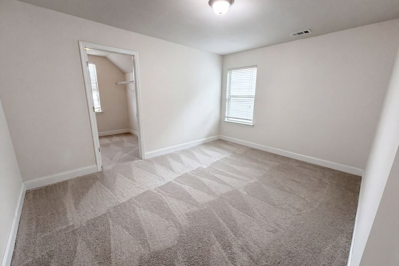Photo 11 of 19 of 2627 Glenbrook Ln, Conyers, GA