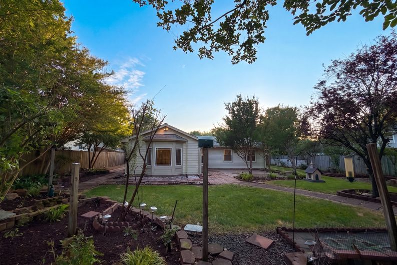 Photo 40 of 51 of 8947 Rosewood St, Manassas, VA