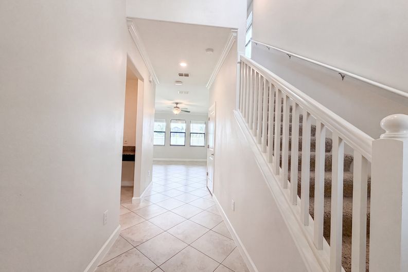 Photo 6 of 36 of 9709 Ivory Dr, Sun City Center, FL