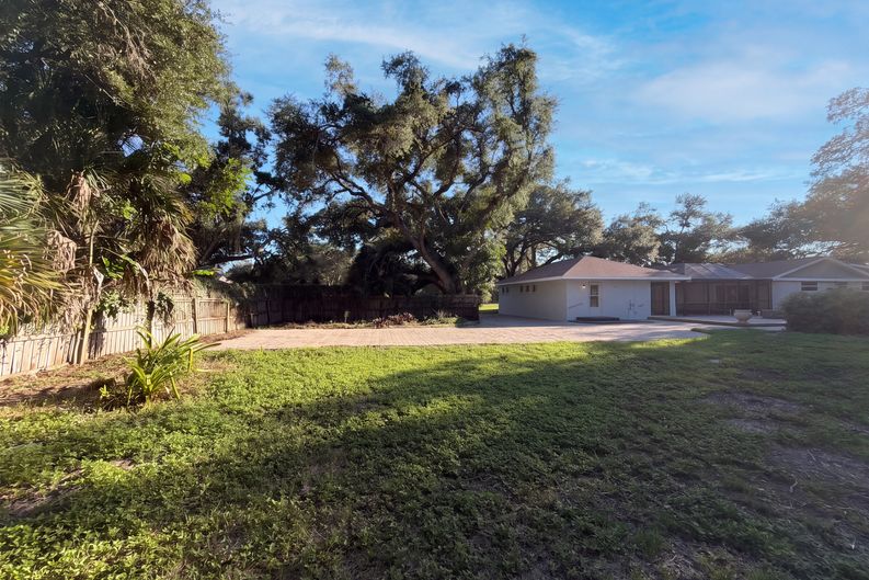 Photo 36 of 43 of 3705 Malec Cir, Sarasota, FL